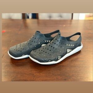 Crocs Swiftwater Wave Clog Men’s Size 10 Black Athletic Water Shoe EUC